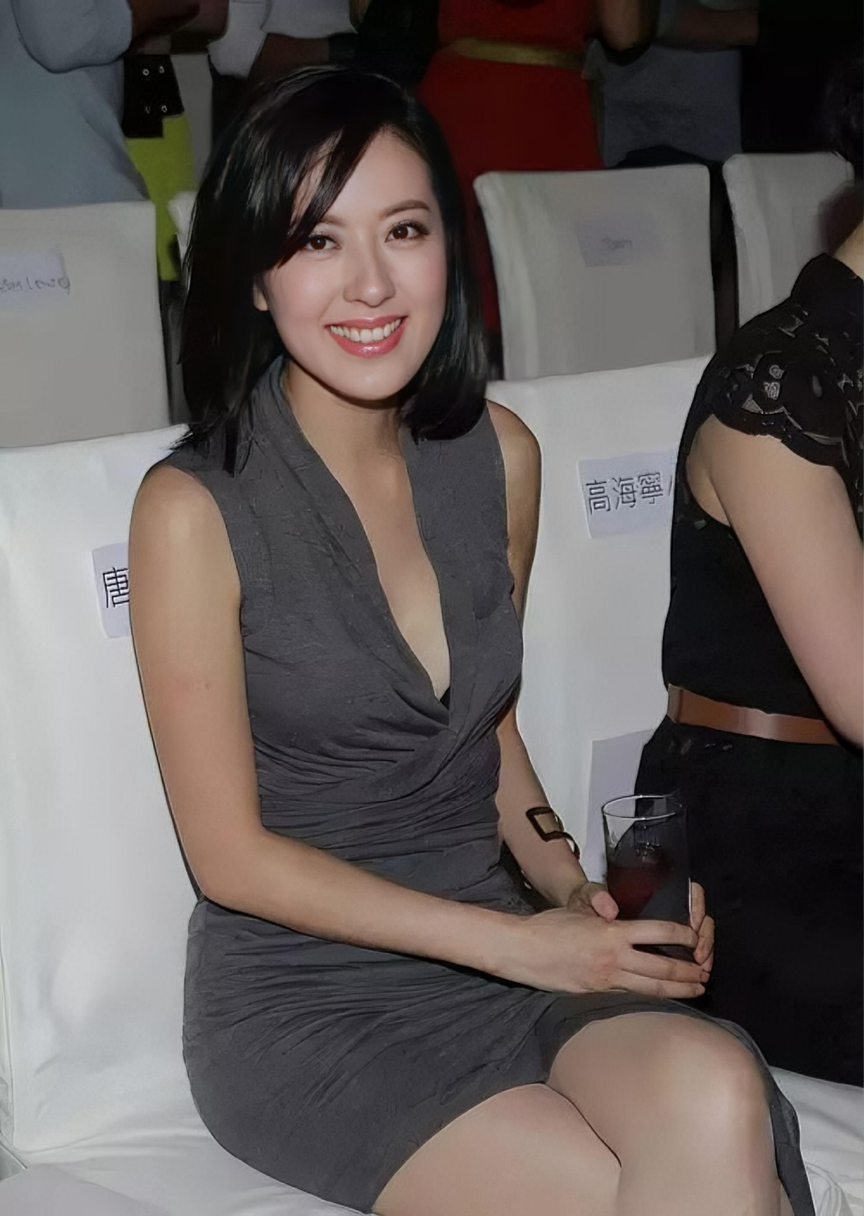 唐诗咏这肉感太棒了