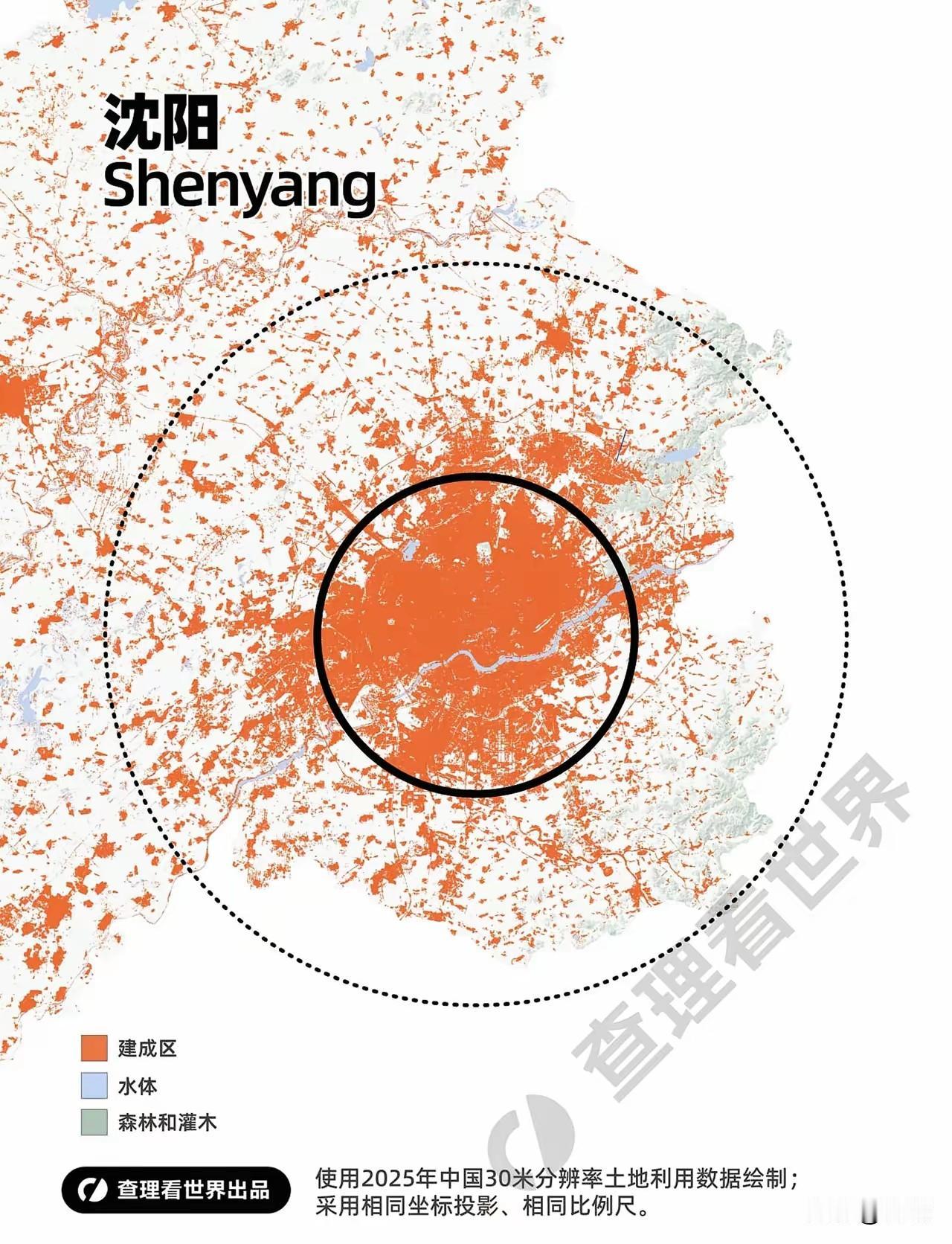 迄今所见最准确城区卫星图，同比例尺下的30米分辨率单色卫图。显然沈阳城区东北最
