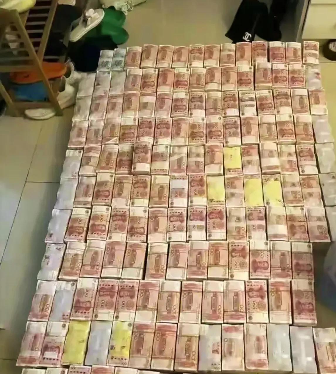 说出来你们可能不信，我老丈人在A股市场的操作，简直是“野路子出奇迹”！手握十几万