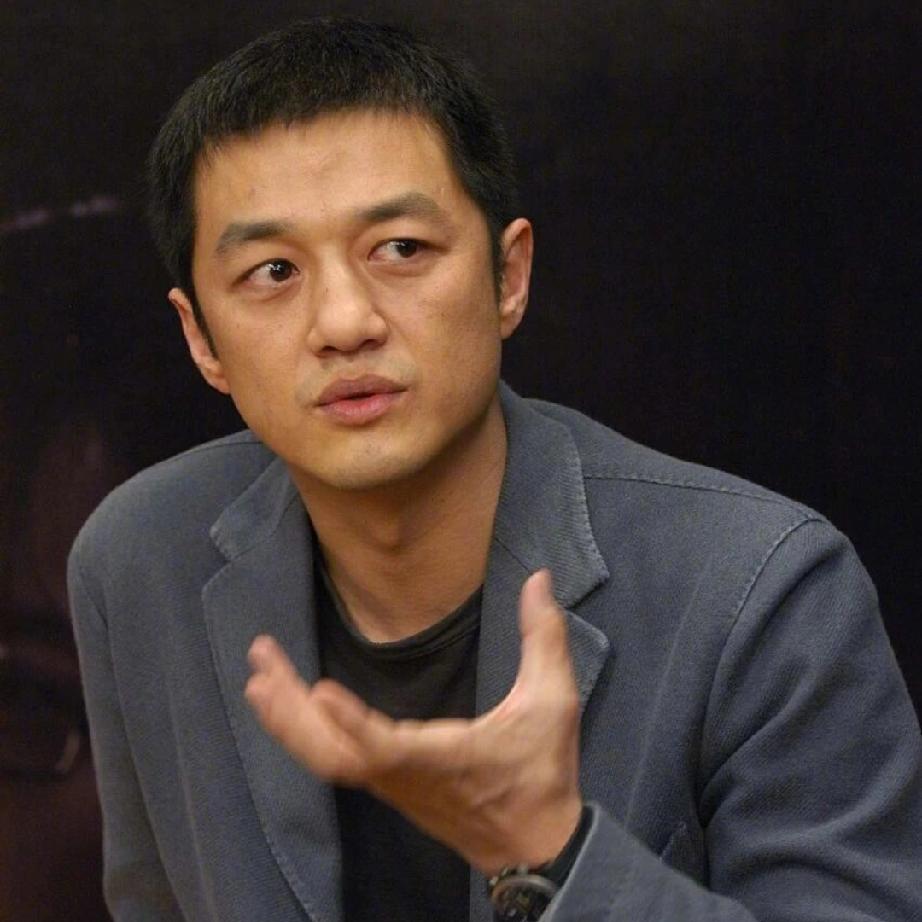 我有预感，李亚鹏不会再成家了，不是因为他还爱着王菲，也不是有了女儿李嫣，而是