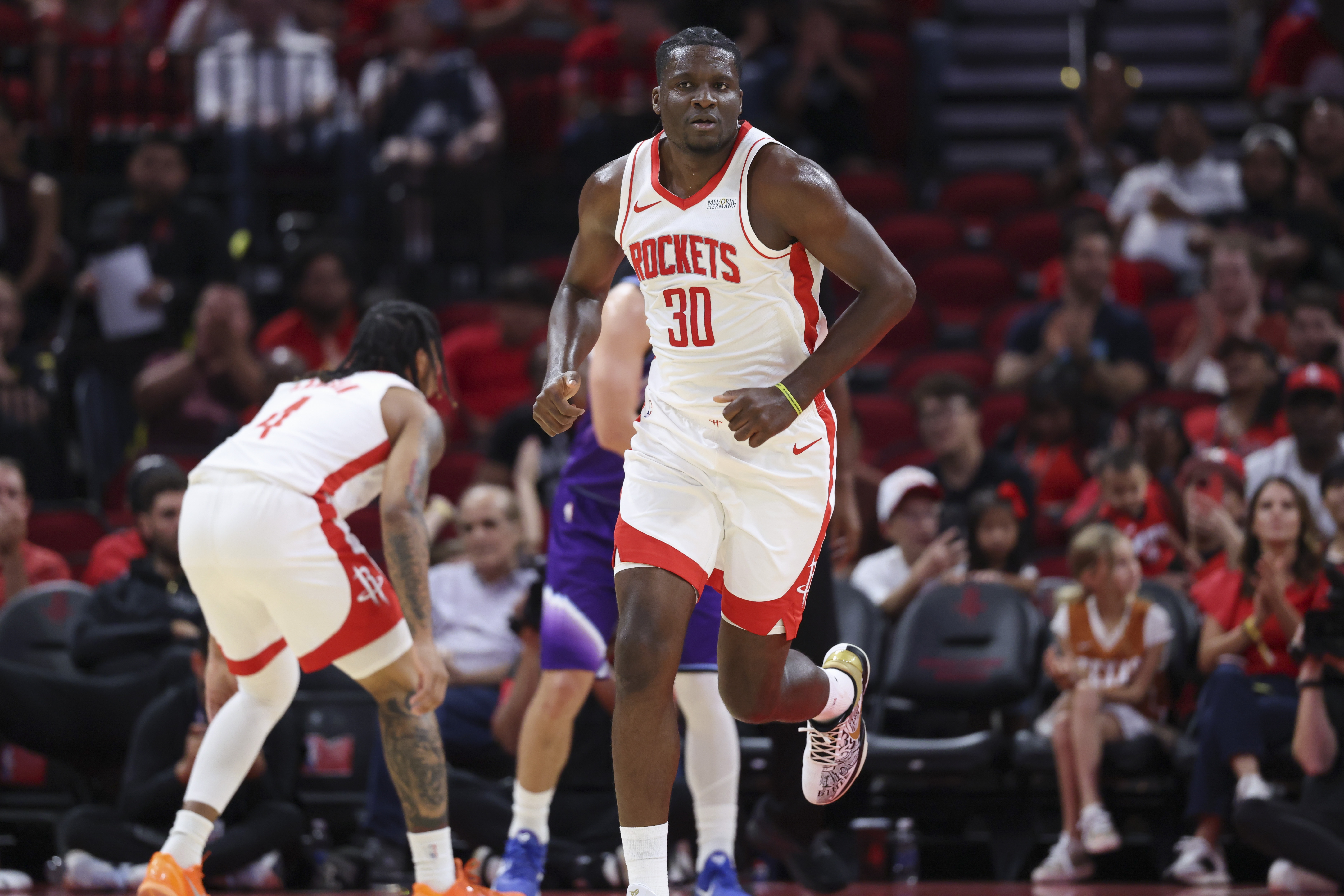 今天火箭队战胜了开拓者队，拿下了3连胜！比赛首节，火箭队就以41:32给了开拓者