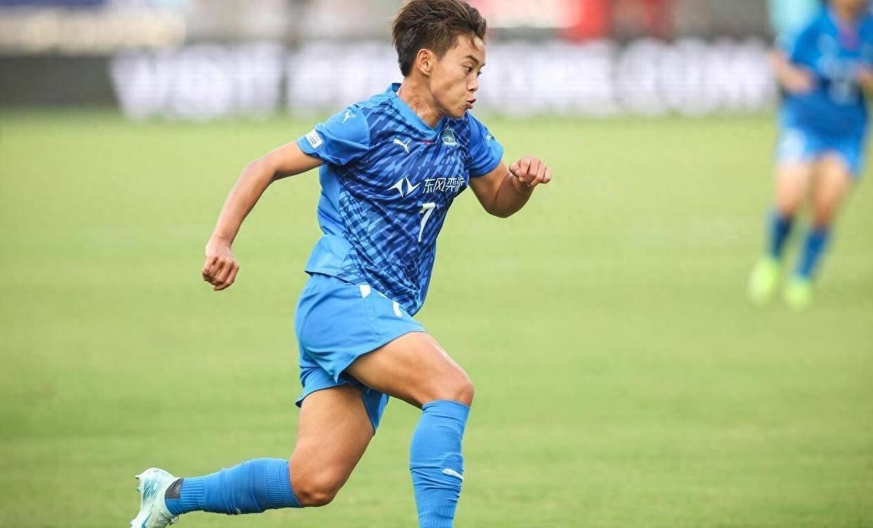 很遗憾，武汉女足未能进国际女足冠军杯四强！就在刚刚，武汉车谷江大女足以1:2