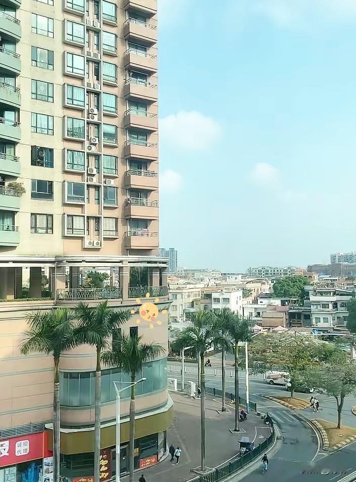 儿子从北京回来，我和他聊起了房子的事情，问他要不要趁现在房子低潮的时候买一