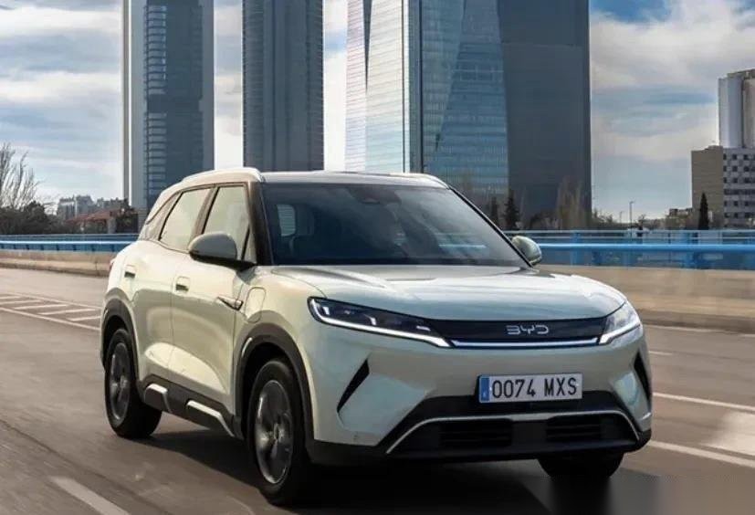 1月，比亚迪在墨西哥卖了5201辆；2月，比亚迪在墨西哥卖了4836辆；3月