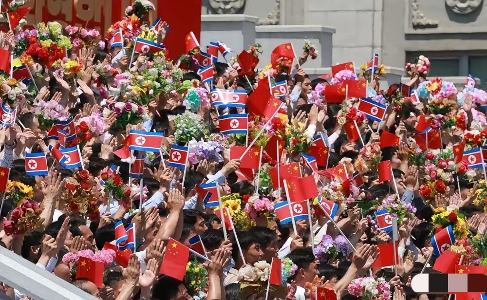 6月8日，朝鲜为了欢迎中方到来，可以说用心良苦，这场欢迎仪式，用万人空巷、人山人