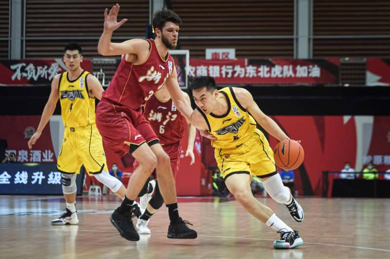 朱芳雨大手笔，他们竟然签下了浙江队的核心悍将！当他成功归位之后，不仅广东队的内线