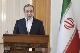 伊朗现在最大的筹码就是有能力打击波斯湾地区的美军基地。伊朗外交部长阿拉格奇称:若