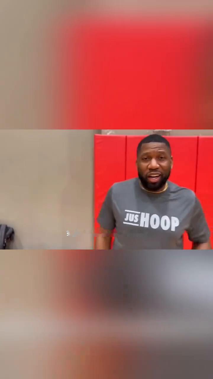 当别的NBA新秀开始享受假期时，中国大个子杨瀚森在干嘛？他没回家，杨妈妈一句话透