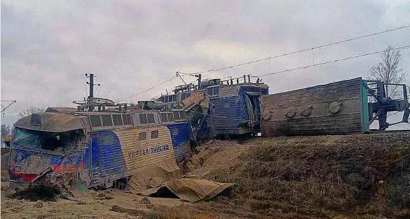 乌克兰“臭名昭著”的乌军军事执法局第17特种部队列车出轨，前线乌军万分“感激”俄