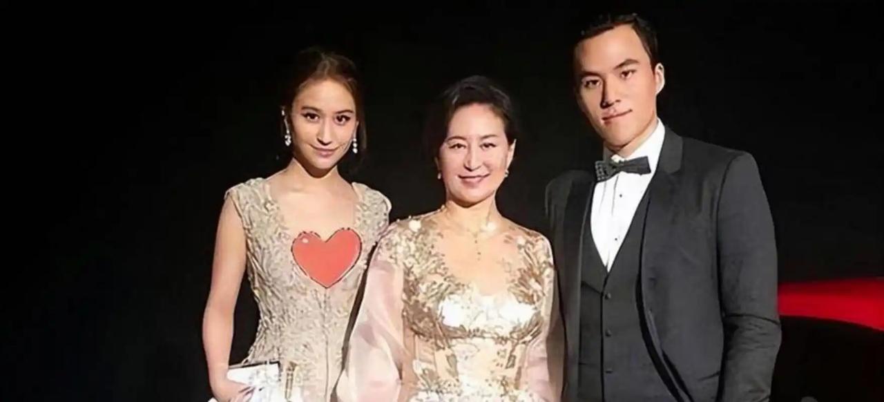 她是赌王17个子女中最没有存在感的女儿，却也是何鸿燊口中最能帮忙的女儿。 明