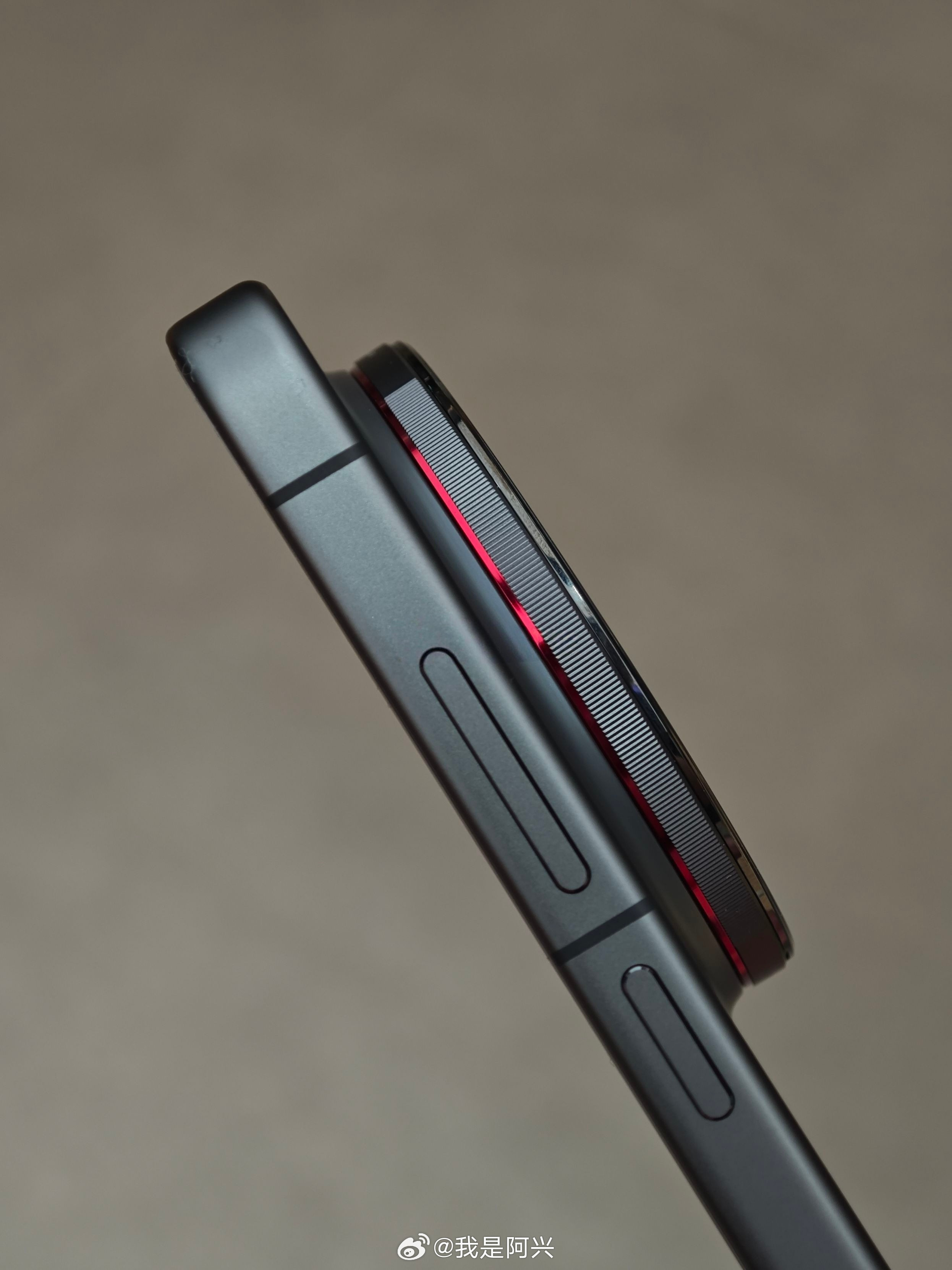 今晚X300Ultra发布，记得首选黑色。