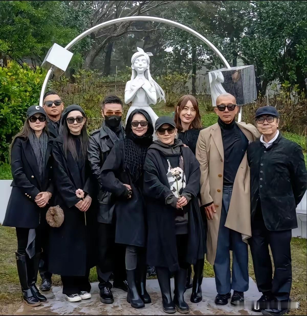 看着网上说给大S立雕像的消息，我是真没看懂这一波操作，这到底是图啥？说句难听