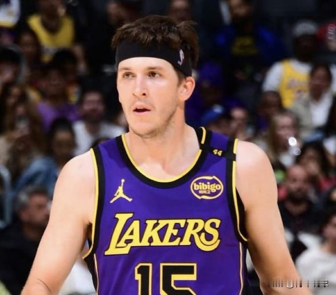 真错怪里弗斯了！据湖人队记者DaveMcMenamin报道：里弗斯遭遇了左