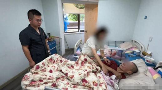 上海，一老伯再婚娶了个比自己小15岁的妻子，谁知婚后因血管性痴呆失能瘫痪，然后被