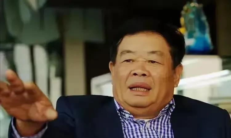 曹德旺曾经在采访中谈到释永信，他说：有一次我去少林寺，释永信大师接待了我，一见面