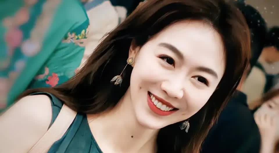 姜妍能嫁给京圈行长，是有原因的。并非行长馋她身子，而是因为姜妍太女人