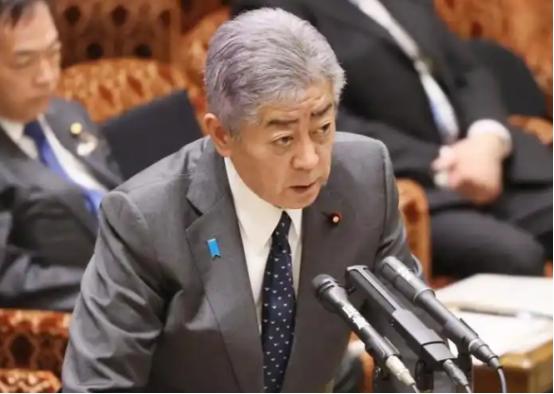 记者当面问日本外相，敢不敢承认台湾是中国一部分，结果只换来一句“立场不变”的废话