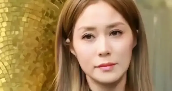 徐子淇现身恒基地产50周年嘉年华C位亮相，千亿豪门老板娘地位稳固