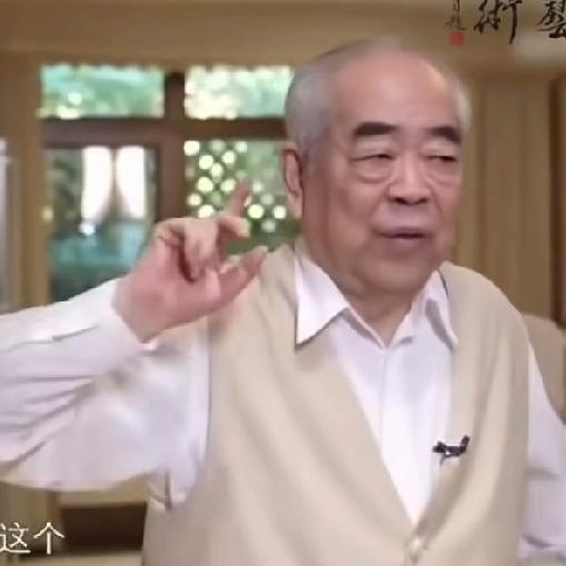 先不聊范增的私生活，单聊他这个画，还真是水平不一般。据说他的这个画叫做“脾气