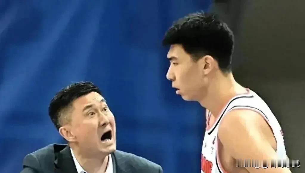 为什么徐昕、曾繁日这两个队员在广东队只能坐板凳，而一离开广东队却能打上主力首发？