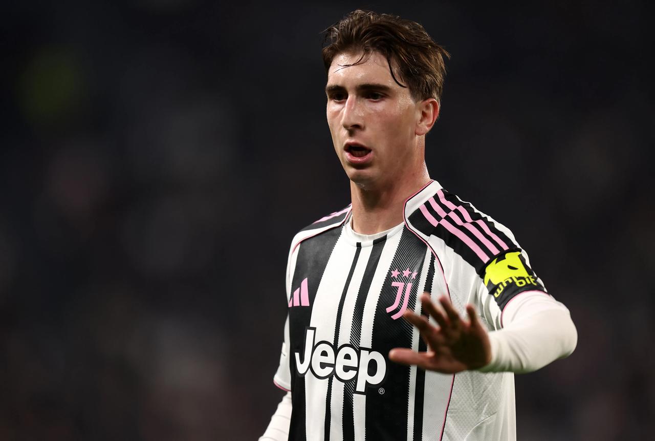 斯帕莱蒂谈米雷蒂：“米雷蒂是一位多面手。他是一名优秀的职业球员，对比赛节奏和