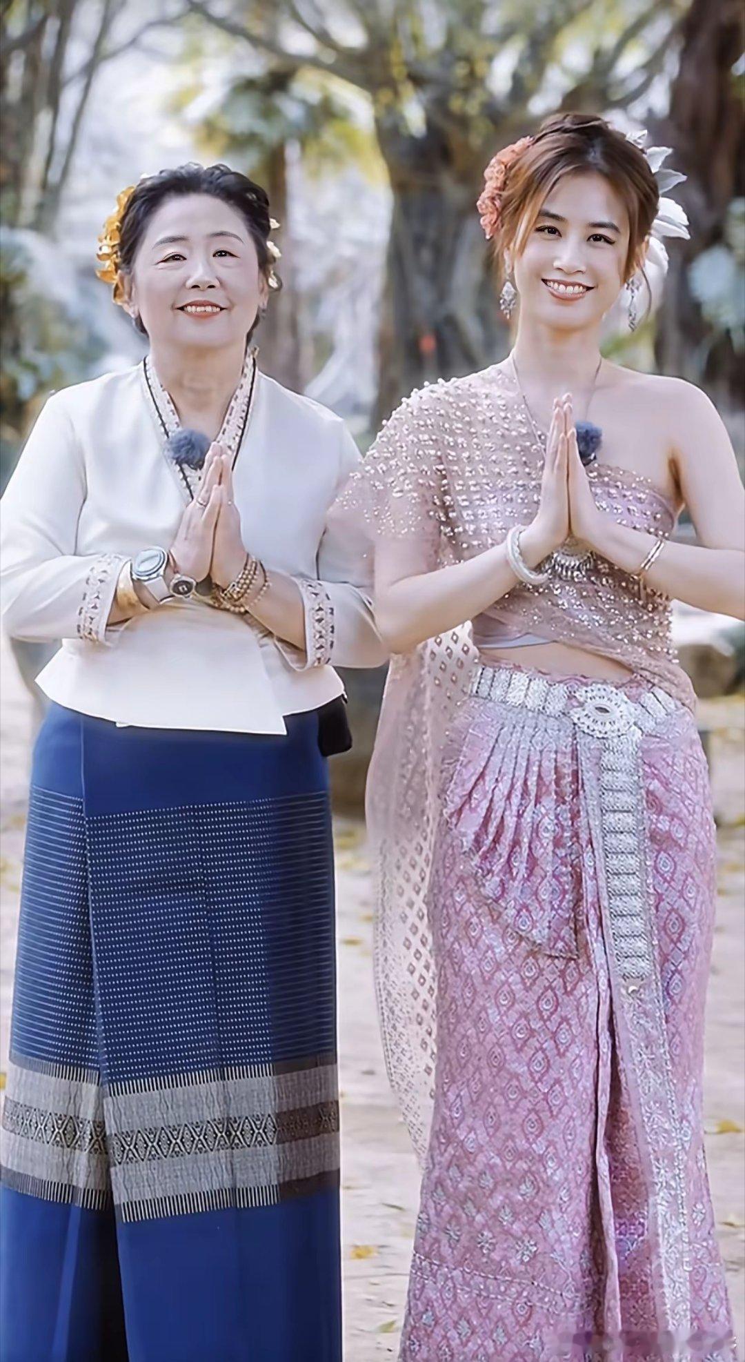现在来看，黄圣依真是过于体面的人。不知道杨子一边让小三怀孕一边给她求复合的时候，