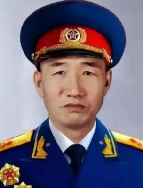 徐向前当众批评王近山架子大，带着六个警卫员太张扬。却没想到王近山一点不怯场，当场
