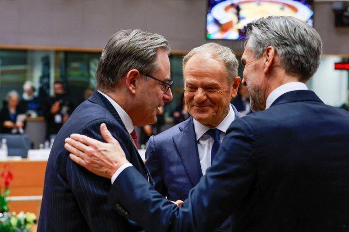 欧媒，泽连斯基在布鲁塞尔会见了比利时首相巴特·德韦弗，并就乌克兰未来的资金援助获