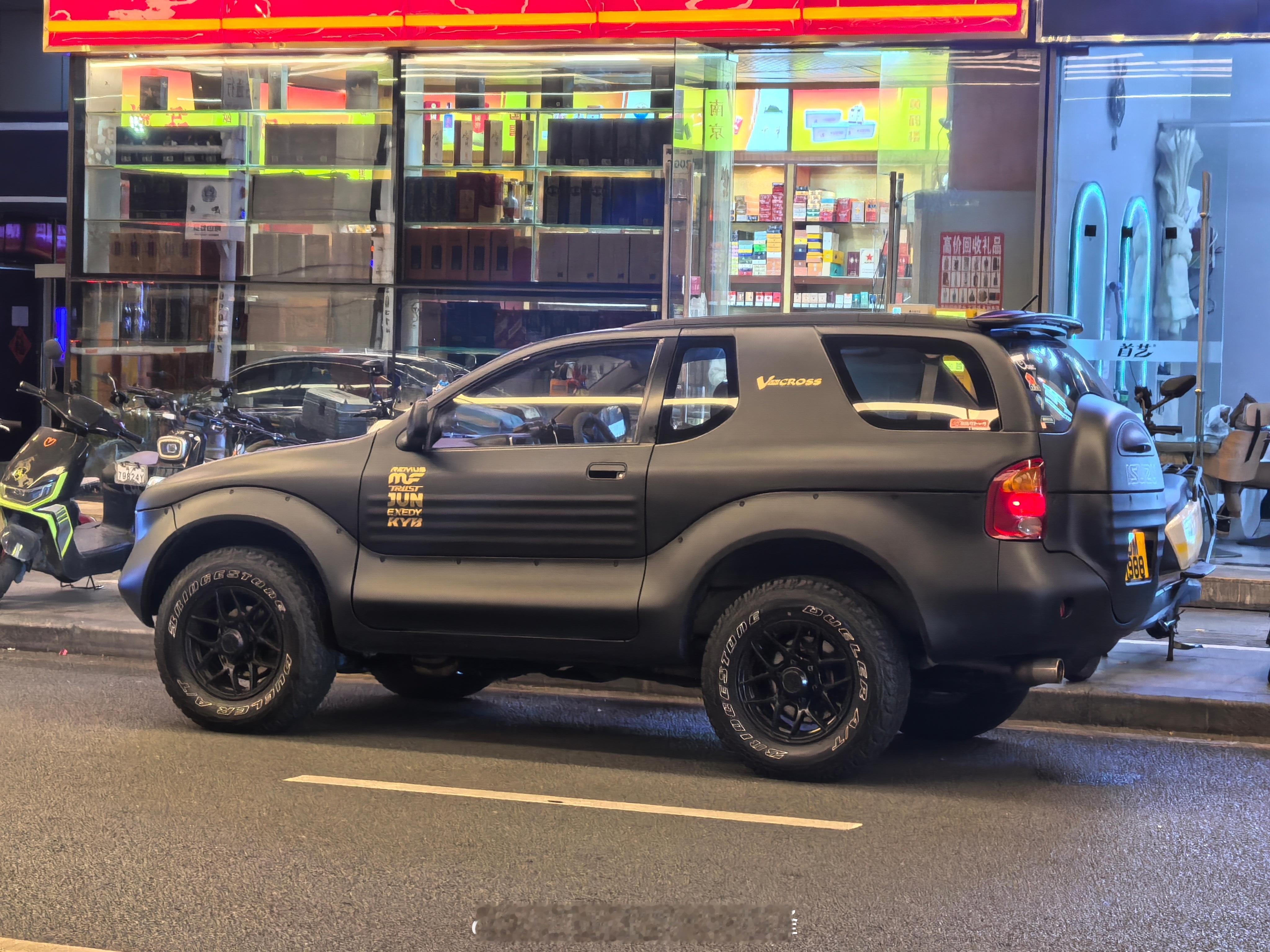 明天要拍这车，今天特意去跑了一趟有人知道是什么车吗？