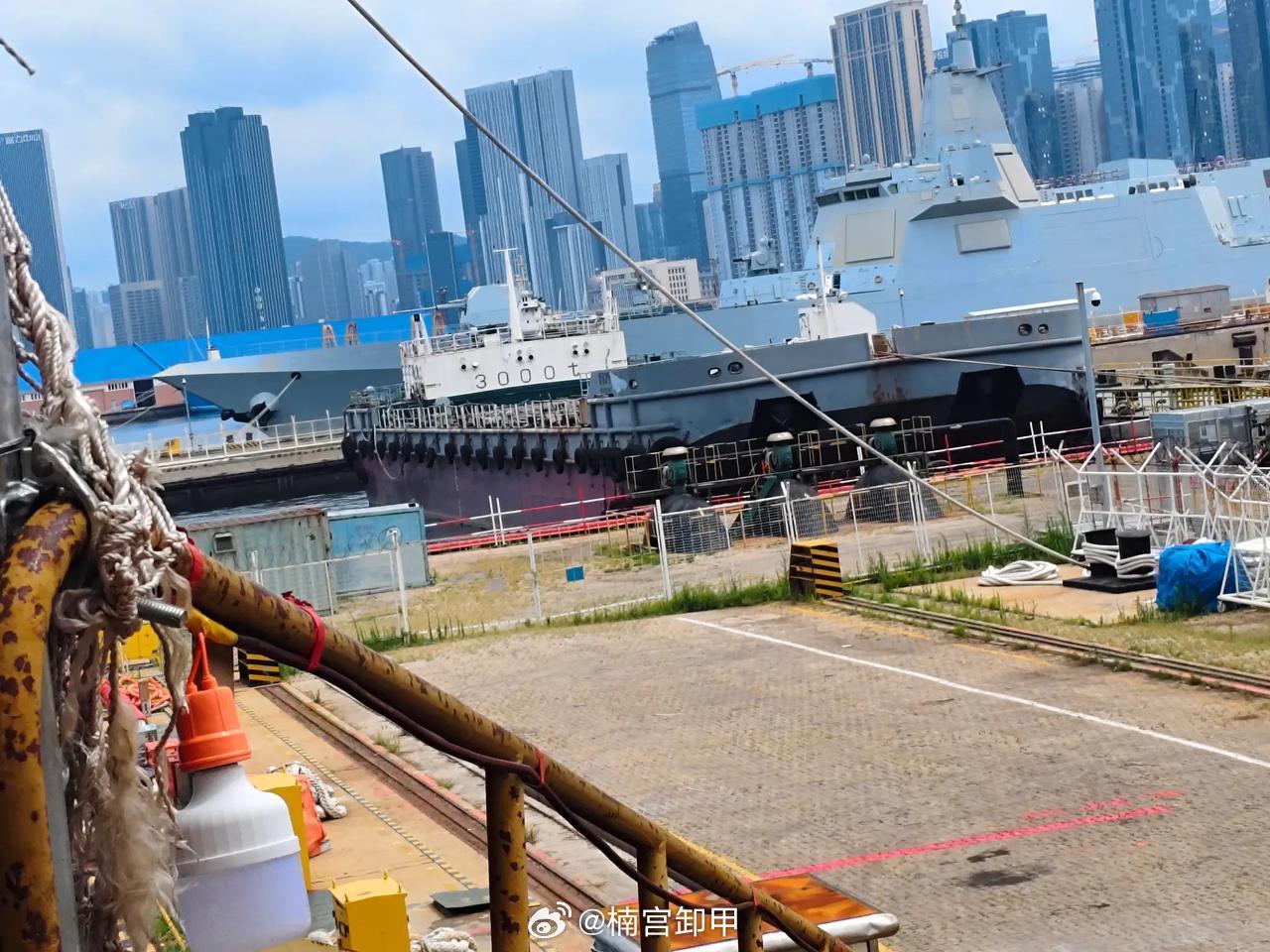 据说是快服役的110号055舰[墨镜]今年下水了4艘055，将服役2艘055[