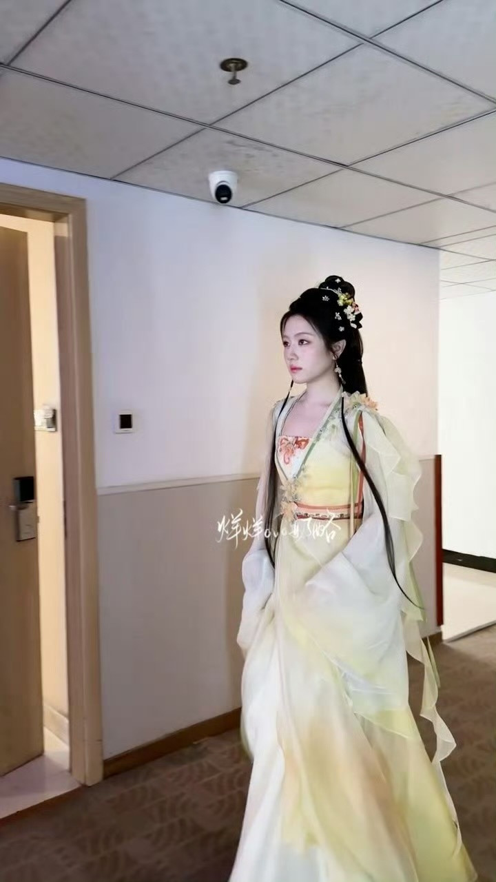 千云兮大人大事很妙啊🥺我说兰迪就该演古偶啊！！李兰迪千云兮首套妆造李兰迪千夜