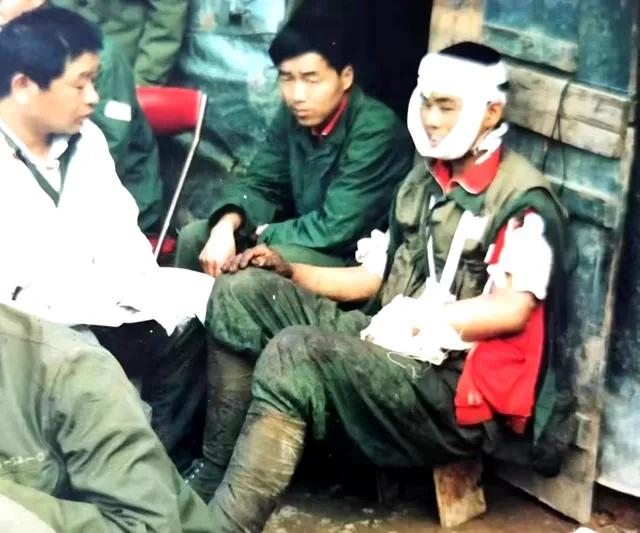 浴血老山！一等功臣张中录：重伤不下火线，背班长下战场后再冲锋老山北虎突击队
