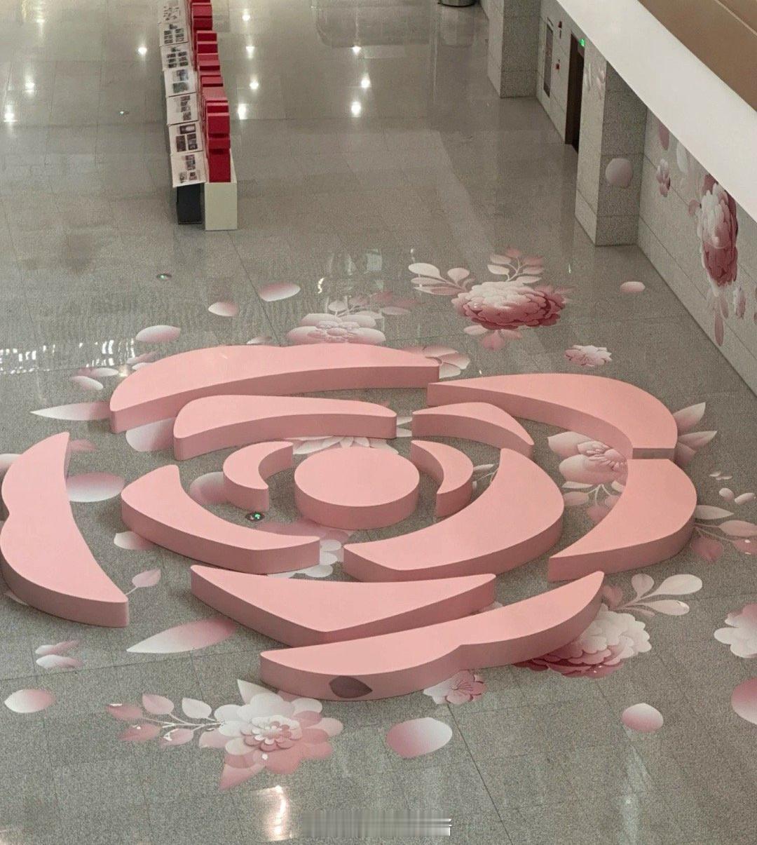 重庆江北机场算是唯一一个能让游客躺着休息的机场了​​​