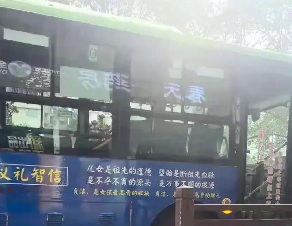 要不说拍照是门艺术！摄影师是真会选角度，这碗脏饭也是吃上了。就不怕吃撑了吗？