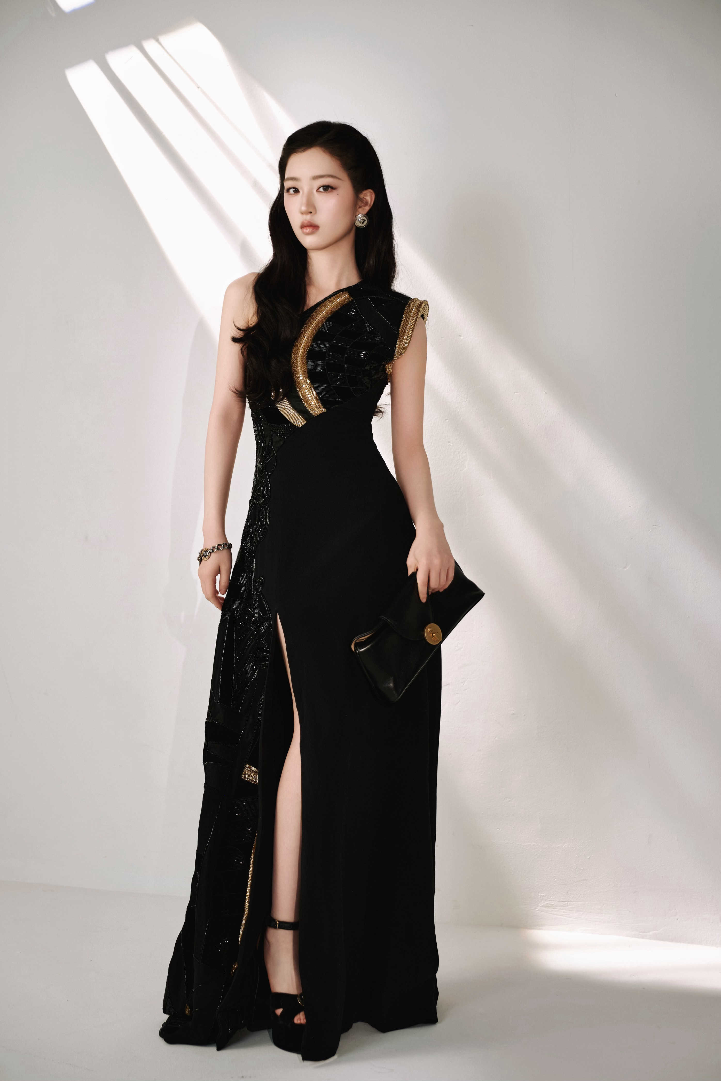 👠邓恩熙