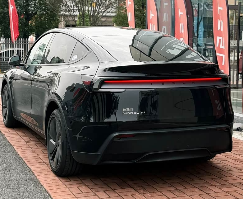 试驾焕新ModelY感觉续航也没特别强啊家里还有辆奥迪老Q3准备置换个新能源S