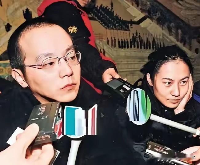 前妻的这番回应，无疑是把窦唯“架在火上烤”！万万没想到，窦唯已经淡出歌坛，并且