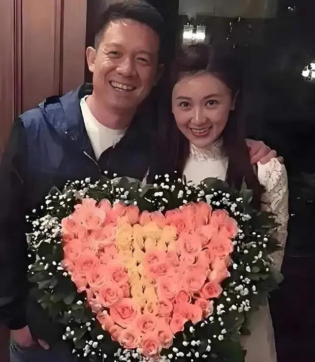14年豪门婚变！甘薇含泪控诉贾跃亭：感情里我太卑微？娱乐圈又爆猛料！甘薇突然宣