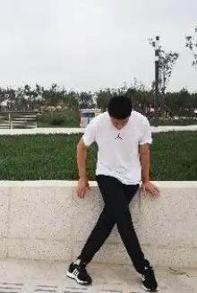 【膝盖不好的，每天原地起坐15次，强化膝关节，膝盖1天比1天健康】在生活里，