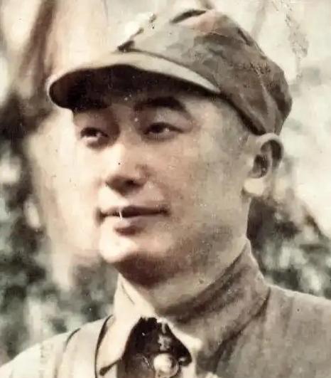 1949年，国民党准备撤离时，戴安澜的遗孀王荷馨接到通知，对方开口就说：“一起走