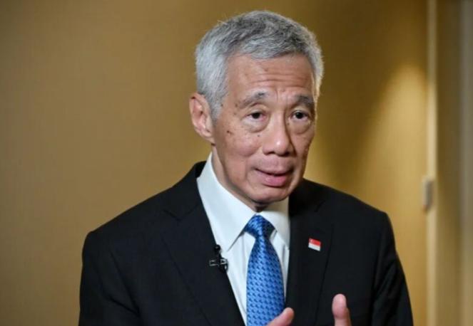 新加坡彻底慌了！1月8日，据新媒体报道，新加坡国资政李显龙在论坛上表示：“我认为