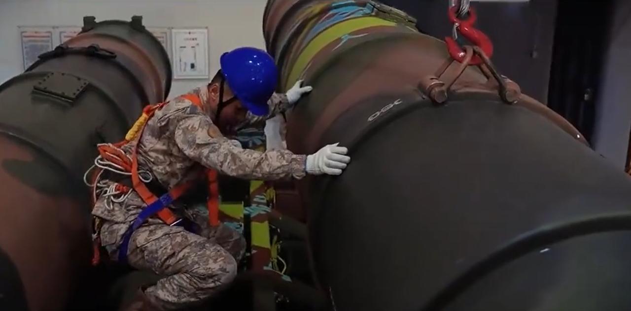 这都能公开了？山体里的导弹洞库，就这么公开了？看上去不像是淘汰的，应该还是正