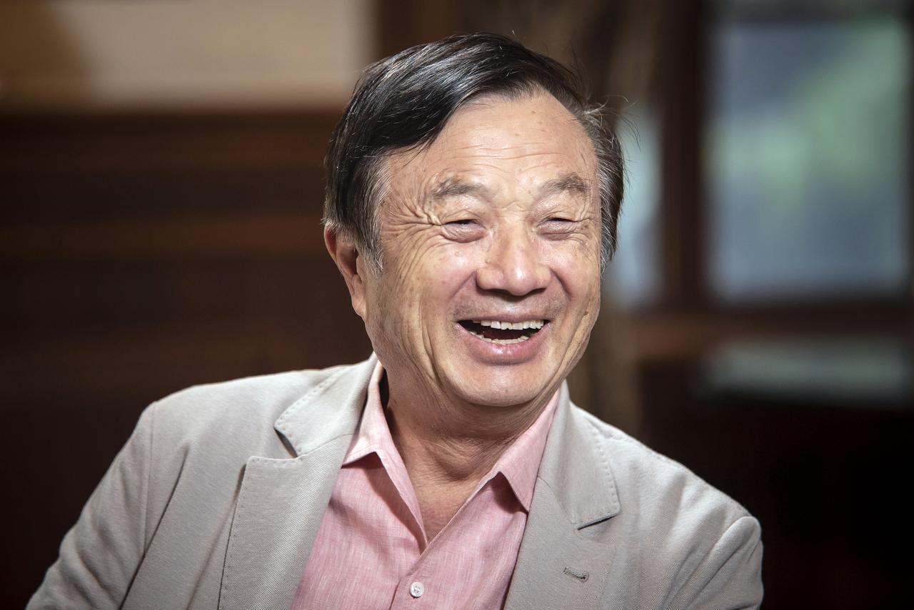 任正非卖掉荣耀，堪称中国商业史上最狠的断臂求生。 2020年，华为面临的不是