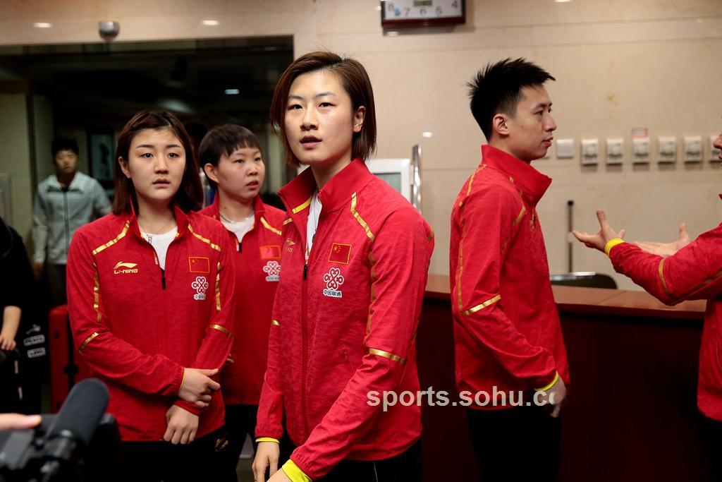 乒乓球世乒赛出征仪式传统找一些以前的世乒赛出征仪式的图片休斯顿其实也有的，就