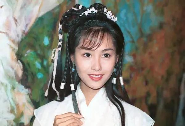 黄蓉为什么乐意当“郭夫人”而不是“黄蓉”？很小的时候金庸，《射雕英雄传》应该是