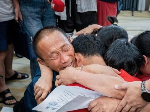 仅凭一股特殊气味跨越二十年寻亲！男子两岁时被拐卖到河南，常年遭养家打骂，他靠着垃