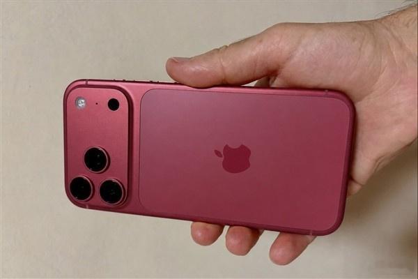 苹果和阿里这场合作，核心驱动力是三个字：合规。 国行版Apple In...