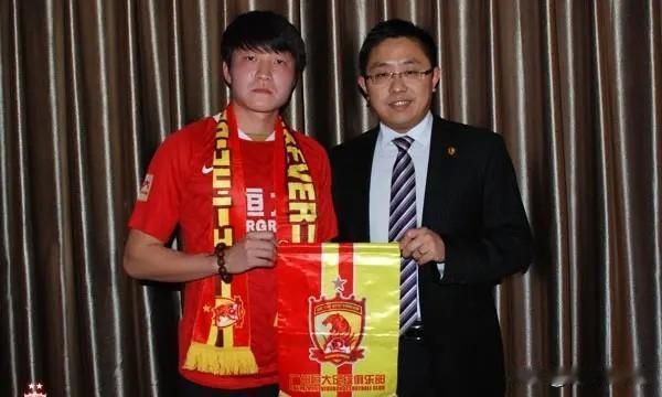 恒大曾为赵鹏打破引援原则，作为过渡角色，却自视甚高13年1月1日，广州恒大宣布