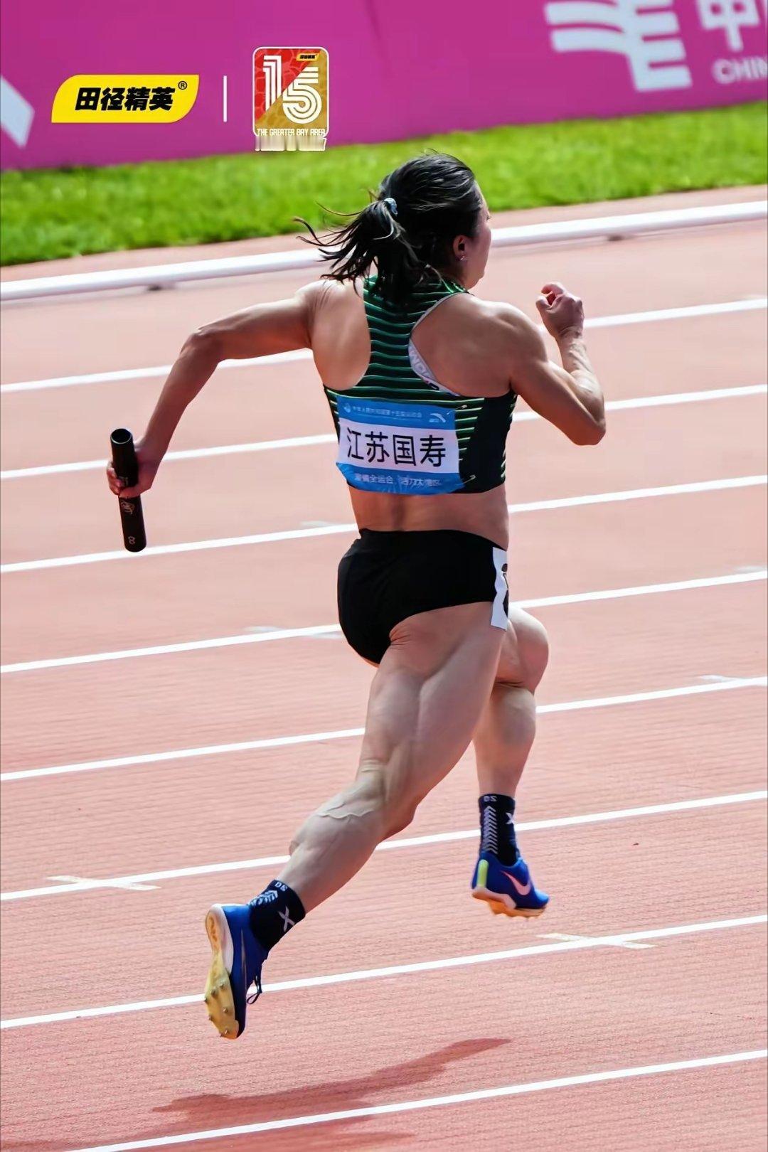 说实话这肉量和分离度我感觉琦姐的健美天赋比短跑天赋要高田径短跑袁琦琦