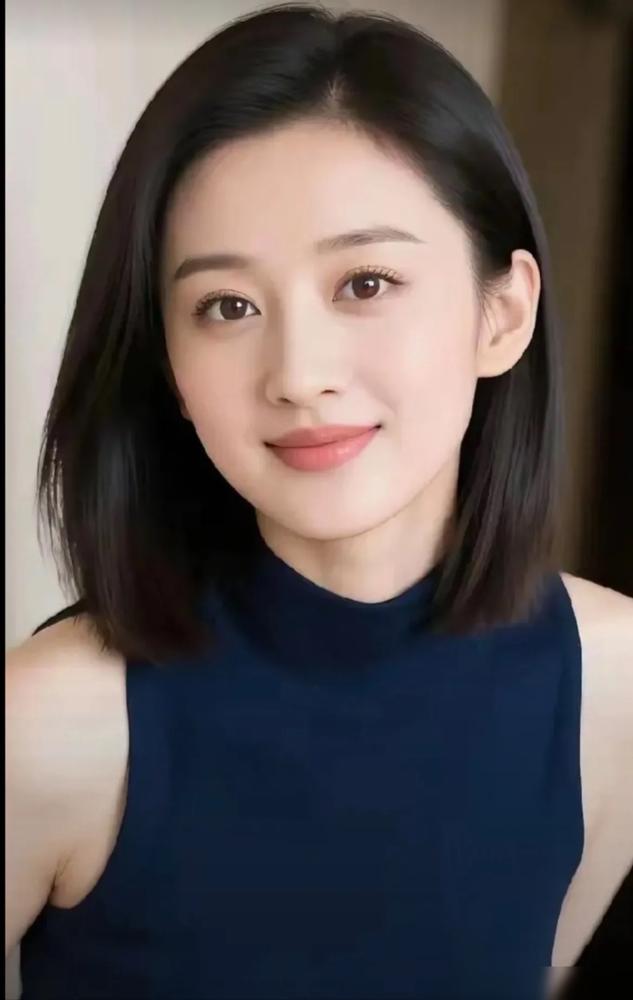 好的婚姻需要两样东西。​1.独立​别把婚姻当避风港。​指望对方给你